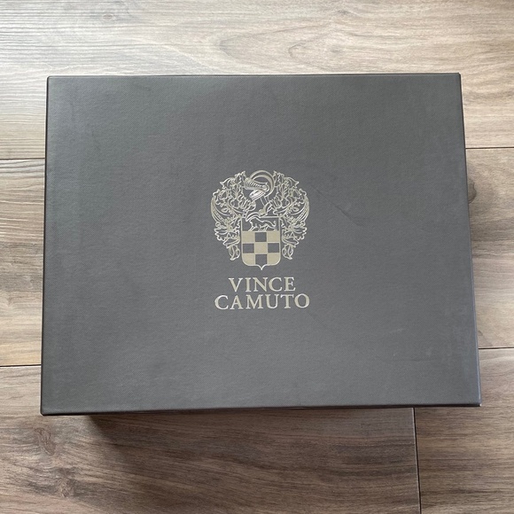 Beige Suede Block Heel Sandal 7.5 - Picture 11 of 12